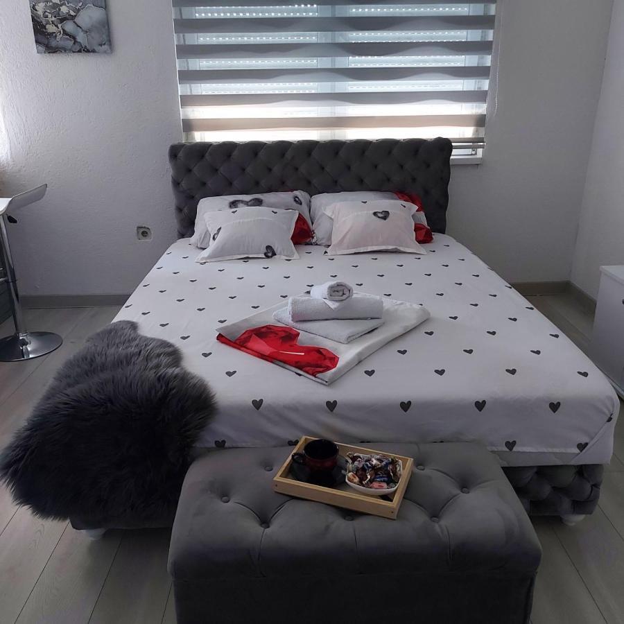 Apartament Apartman U Centru Šid Zewnętrze zdjęcie